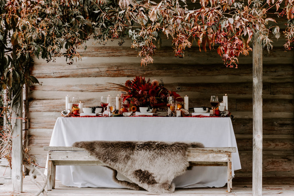 2018HolidayStyleGuide---LP-Image1.jpg